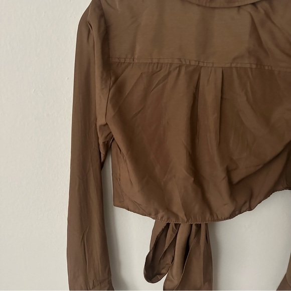 Miss Lola INIZA LONG SLEEVE COLLAR WRAP TOP - BROWN Size Small NWT - Picture 10 of 10